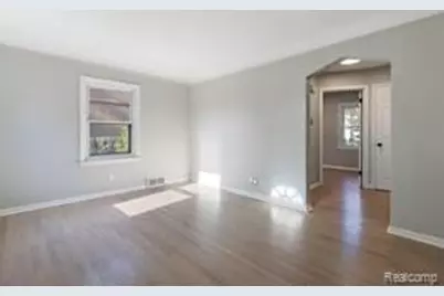 3477 Cummings Avenue, Berkley, MI 48072 - Photo 3