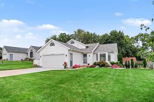 1541 Wakely St NE, Grand Rapids, MI 49505 - Photo 3