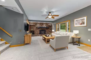 910 S Clay St, Greenville, MI 48838 - Photo 11