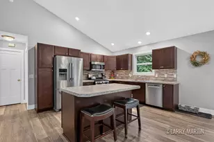 13437 Young Forest Ct, West Olive, MI 49460 - Photo 5