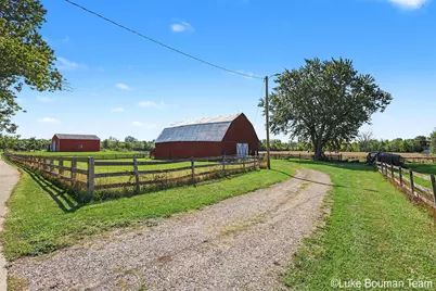 318 W 48th Street, Holland, MI 49423 - Photo 3