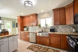 25548 Winding Creek Dr, New Boston, MI 48164 - Photo 13