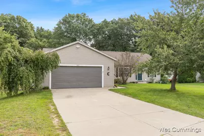 469 Country Meadows Drive NE, Comstock Park, MI 49321 - Photo 5