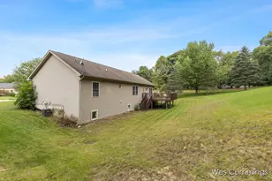 469 Country Meadows Dr NE, Comstock Park, MI 49321 - Photo 37