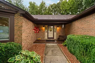 444 Burr Oak Dr, Ann Arbor, MI 48103 - Photo 3