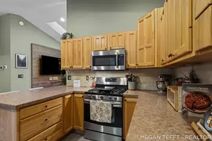 19652 Heights Cir Dr, Big Rapids, MI 49307 - Photo 13