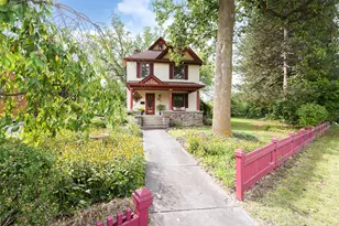 327 N Ann Arbor St, Saline, MI 48176 - Photo 1