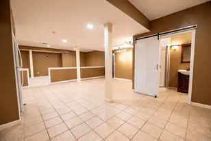 2255 Radcliffe Dr, Troy, MI 48085 - Photo 45