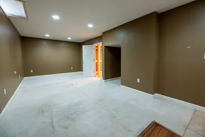2255 Radcliffe Drive, Troy, MI 48085 - Photo 47
