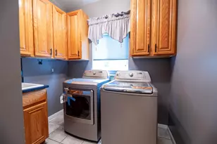 2255 Radcliffe Dr, Troy, MI 48085 - Photo 19
