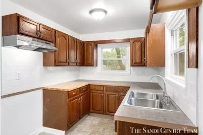 1265 Catherine Avenue, Muskegon, MI 49442 - Photo 11