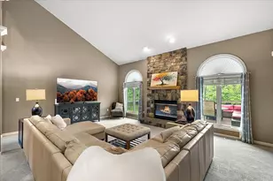5566 Creekview Dr, Ann Arbor, MI 48108 - Photo 9
