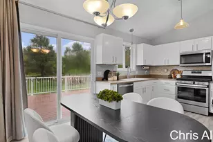 3051 Woodglen St NW, Grand Rapids, MI 49504 - Photo 7