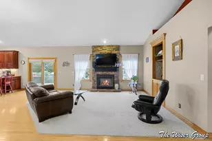 5595 Fieldstone Dr SW, Wyoming, MI 49418 - Photo 9