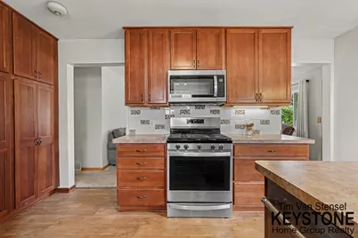 502 Tuttle Avenue NE, Grand Rapids, MI 49503 - Photo 7