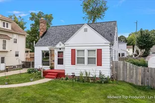 1945 Delwood Ave SW, Wyoming, MI 49509 - Photo 3
