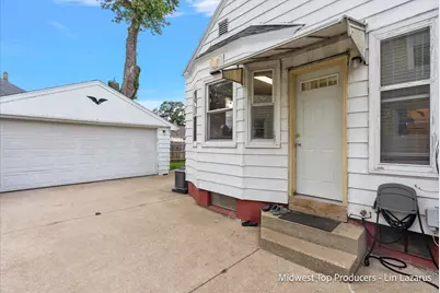 1945 Delwood Avenue SW, Wyoming, MI 49509 - Photo 9