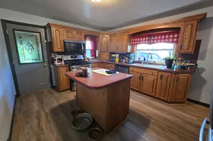 737 Royal Dr, Jackson, MI 49202 - Photo 11