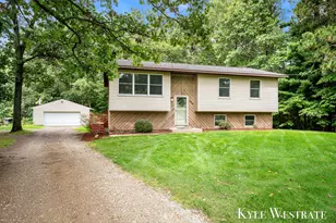 14439 Lincoln St, Grand Haven, MI 49417 - Photo 1
