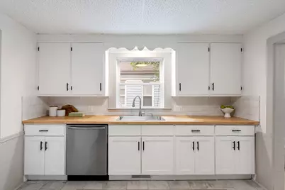 1570 Quarry Avenue NW, Grand Rapids, MI 49504 - Photo 7