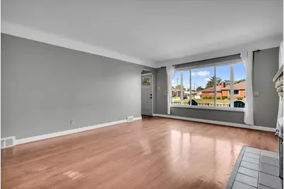 22400 Petersburg Avenue, Eastpointe, MI 48021 - Photo 5