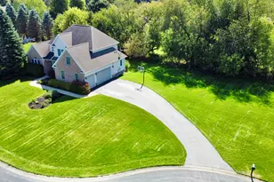 12868 Burgandy Dr, South Lyon, MI 48178 - Photo 3