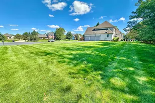 12868 Burgandy Dr, South Lyon, MI 48178 - Photo 5