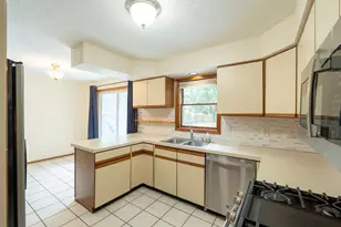 890 Gabrielle Ct NE, Grand Rapids, MI 49505 - Photo 15