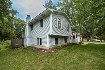 890 Gabrielle Court NE, Grand Rapids, MI 49505 - Photo 5