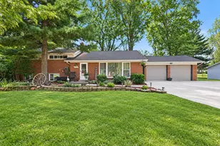 21940 Wendell St, Clinton Twp, MI 48036 - Photo 1