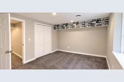 9994 E Clements Circle, Livonia, MI 48150 - Photo 15