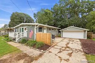 138 Highland Dr NE, Rockford, MI 49341 - Photo 1