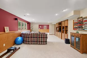 898 Mid Bluff Dr, Zeeland, MI 49464 - Photo 25