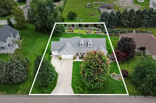 898 Mid Bluff Dr, Zeeland, MI 49464 - Photo 47