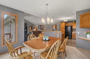 898 Mid Bluff Dr, Zeeland, MI 49464 - Photo 9