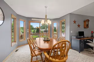 898 Mid Bluff Dr, Zeeland, MI 49464 - Photo 11