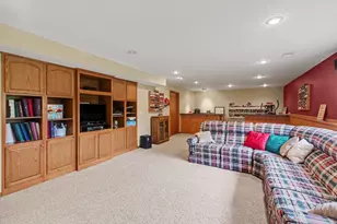 898 Mid Bluff Dr, Zeeland, MI 49464 - Photo 23