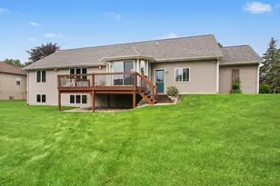 898 Mid Bluff Dr, Zeeland, MI 49464 - Photo 31