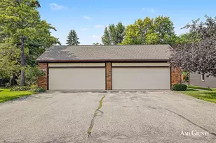 2285 Radcliff Cir SE, Grand Rapids, MI 49546 - Photo 55