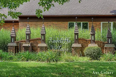 2285 Radcliff Circle SE, Grand Rapids, MI 49546 - Photo 5