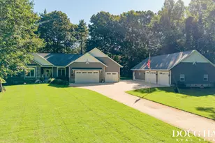 12860 Woodhaven Dr, Grand Haven, MI 49417 - Photo 87