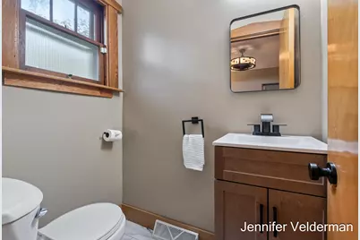 120 E Division Street NE, Rockford, MI 49341 - Photo 15