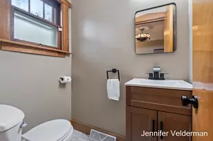 120 E Division St NE, Rockford, MI 49341 - Photo 15