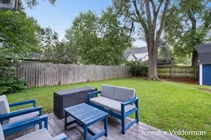 120 E Division St NE, Rockford, MI 49341 - Photo 29