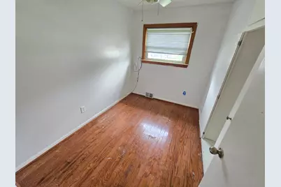 22620 Stephens Street, Saint Clair Shores, MI 48080 - Photo 13