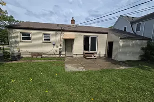 22620 Stephens St, Saint Clair Shores, MI 48080 - Photo 3