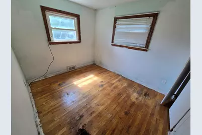 22620 Stephens Street, Saint Clair Shores, MI 48080 - Photo 17