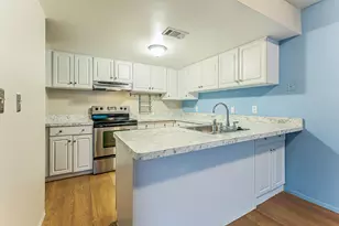 718 Watersedge Dr, Ann Arbor, MI 48105 - Photo 5