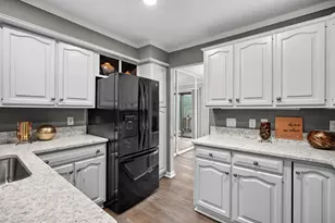 3648 Woodcliff Dr, Kalamazoo, MI 49008 - Photo 5
