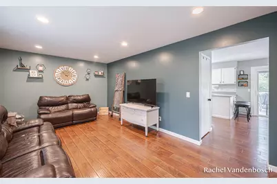898 Hunt Street SE, Lowell, MI 49331 - Photo 3